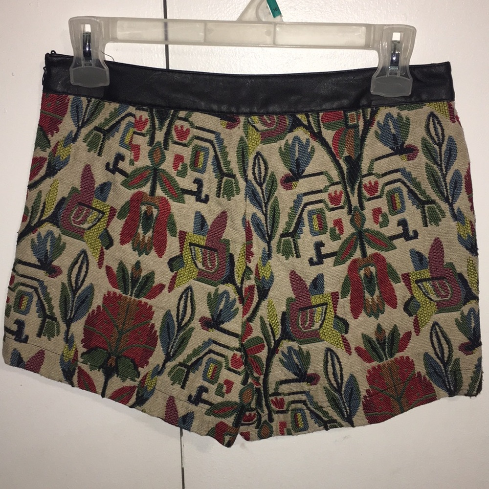 Shorts - Picture 2 of 3